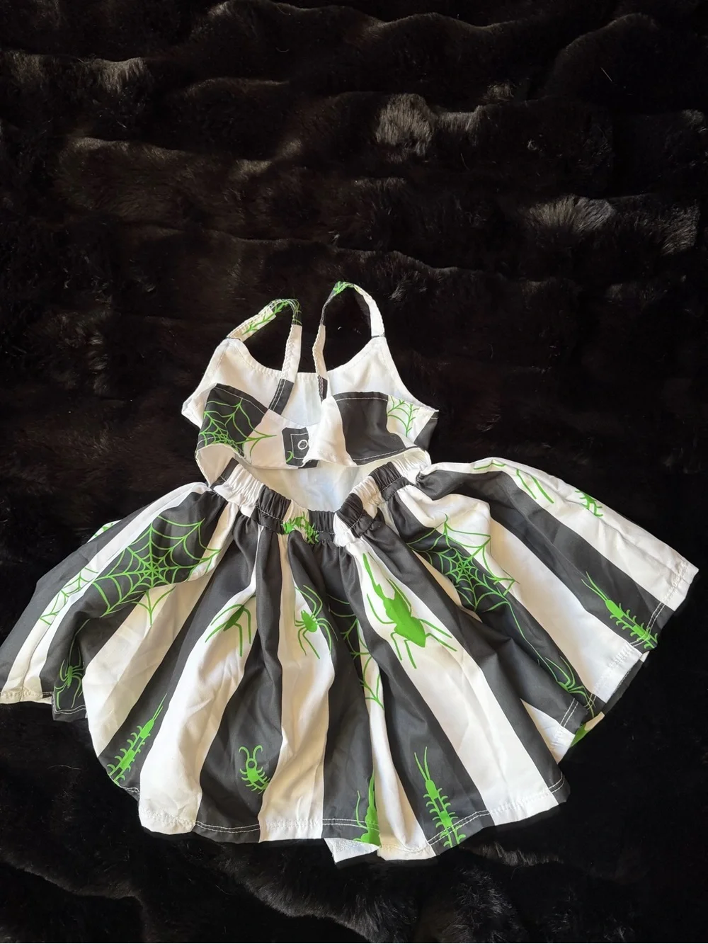 Spoiled sleeveless dress